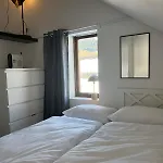 펜션 Spacious Private House - Big Garden & Free Parking 보스