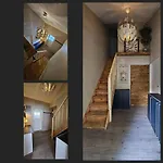 Spacious Private House - Big Garden & Free Parking * 보스