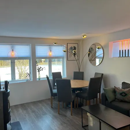 Spacious Private House - Big Garden & Free Parking * Voss