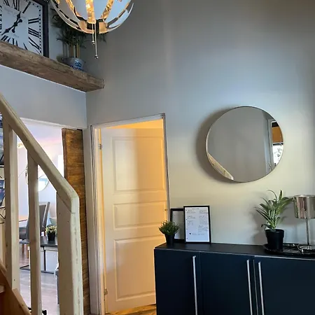 Spacious Private House - Big Garden & Free Parking Dom wakacyjny