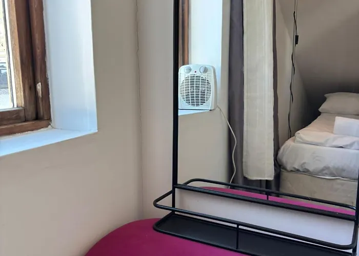 Prime Location - Cozy And Big House Semesterbostad